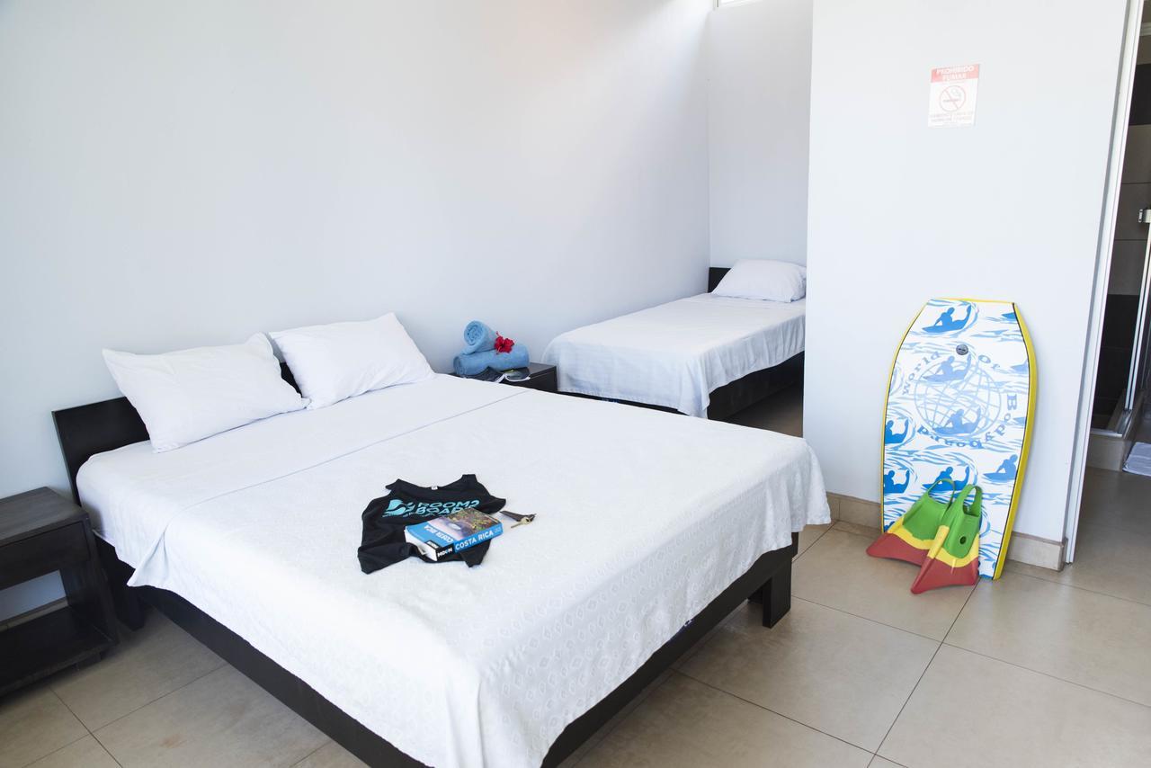 Room2Board Hostel And Surf School Jacó Exterior foto