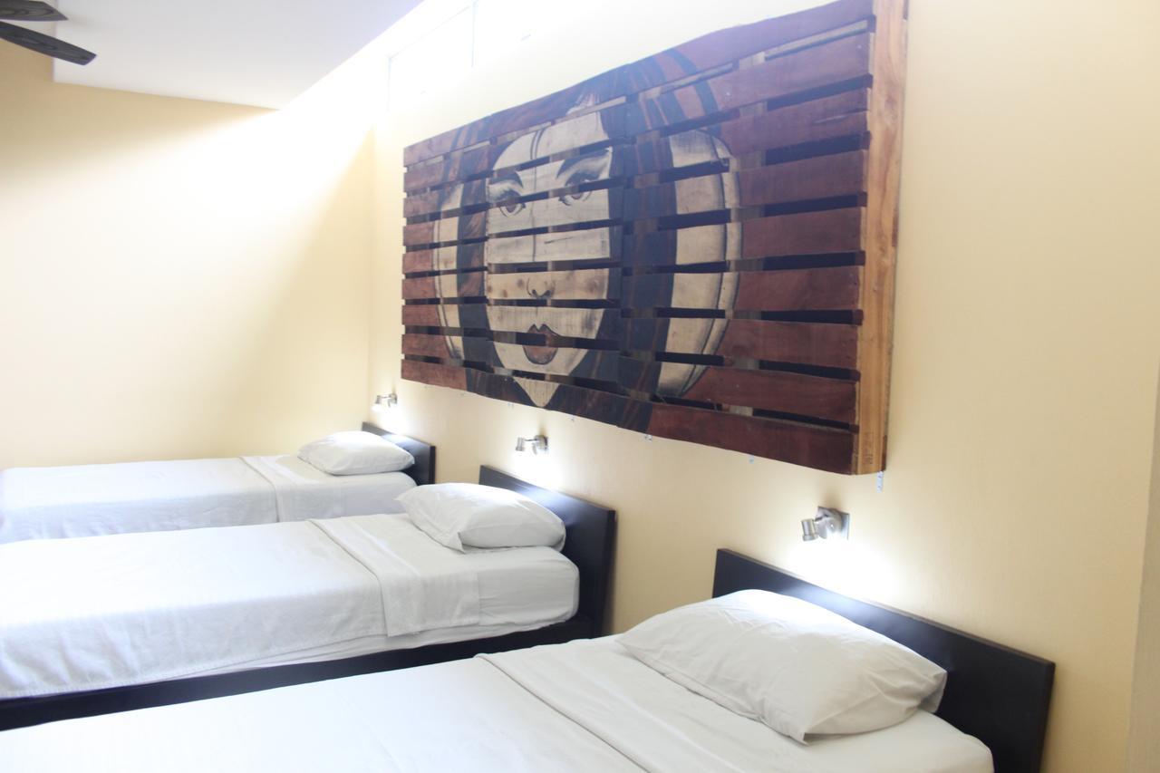 Room2Board Hostel And Surf School Jacó Exterior foto